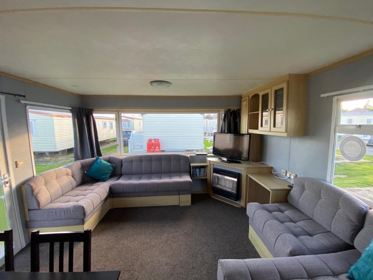 Seaview 190 - Ingoldmells - Pet Friendly, Wifi, Bed Linen - Close To Beach And Fantasy Island - Meadow Lakes Caravan & Lodge Hire Esterno foto